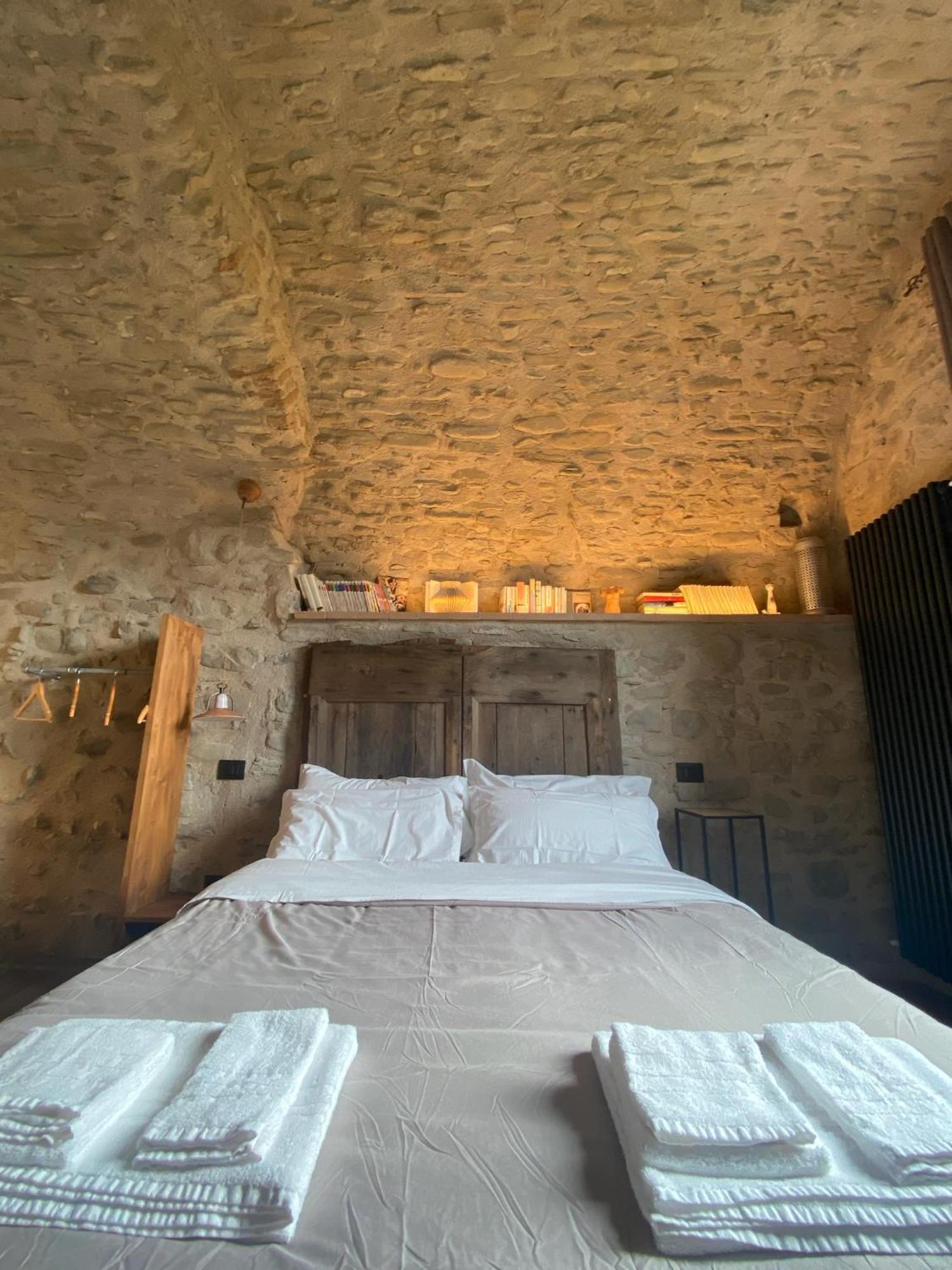 La Casa Medievale Suites E Spa Pontremoli Exterior photo