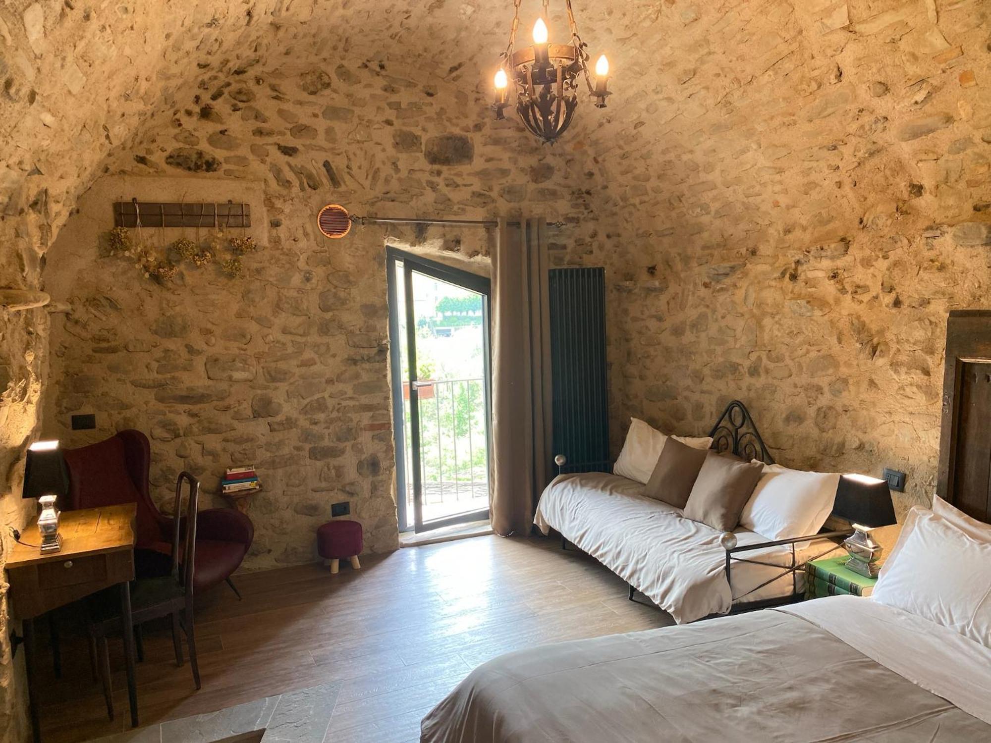 La Casa Medievale Suites E Spa Pontremoli Exterior photo